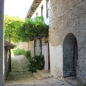 Toli Inside Castle Apartment